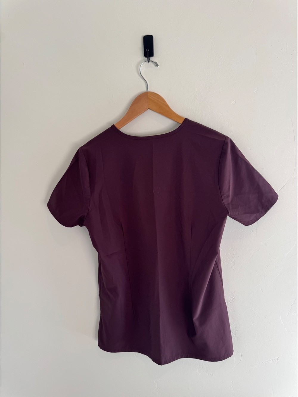 FIGS Technical Collection Purple V-Neck Scrub Top – Size Small - Picture 3 of 3
